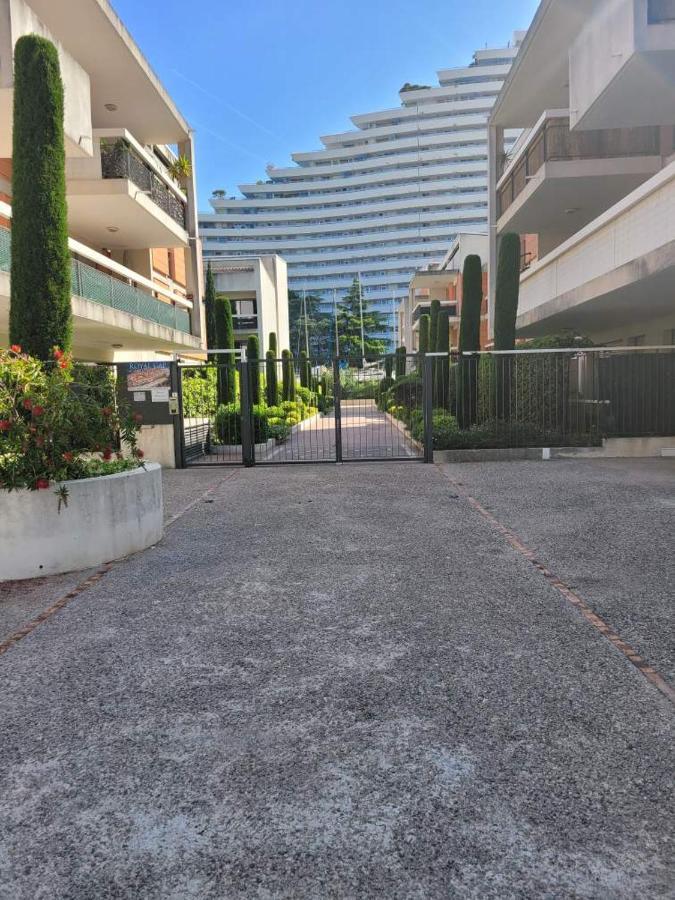 Villeneuve Loubet Plage- Entre Nice Et Cannes Экстерьер фото